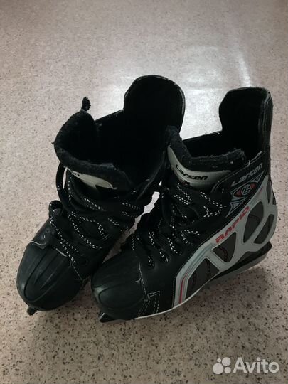 Коньки хоккейные