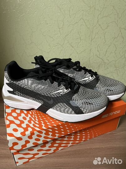 Кроссовки Nike оригинал на 41-42р