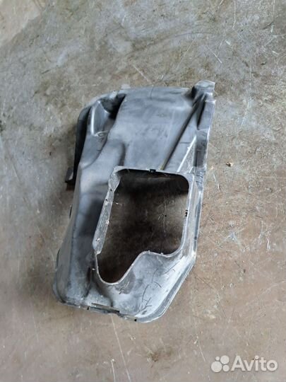 Кожух педали тормоза Mercedes W211