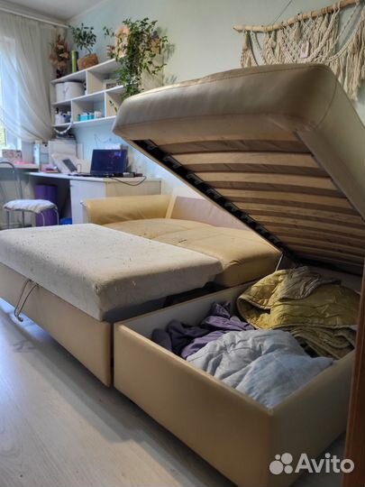 Угловой диван