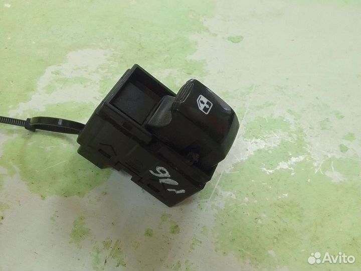 Кнопка стеклоподъемника SsangYong Rexton