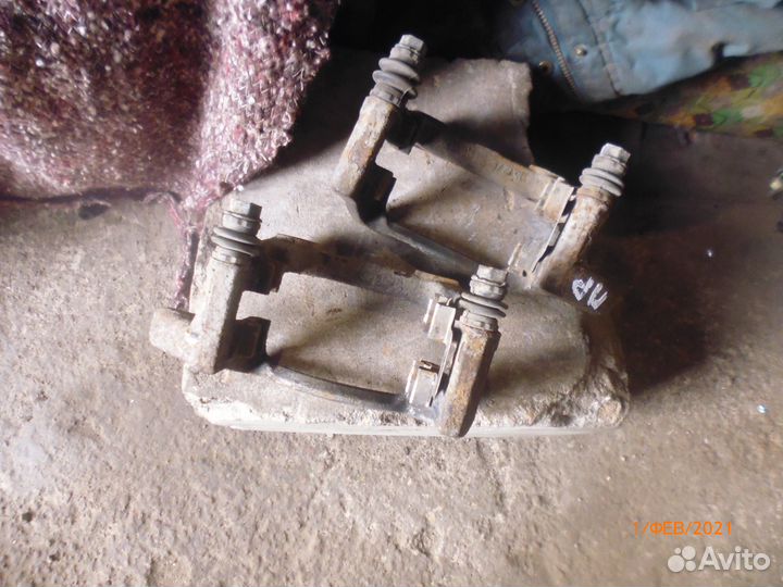 Шкода октавия а5 скоба задняя