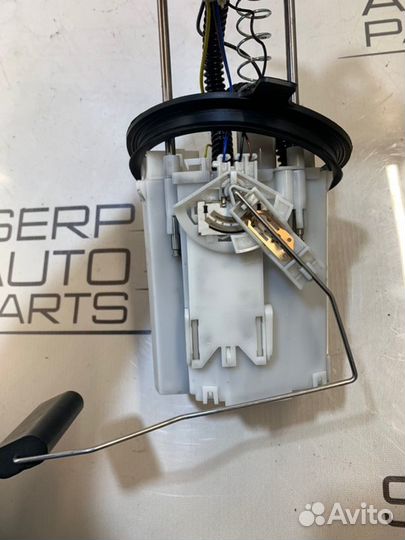 Насос топливный Volkswagen Passat B6 2.0 BMR 2009