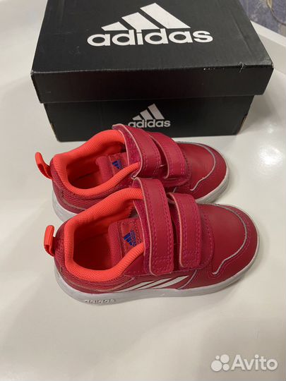 Кроссовки adidas