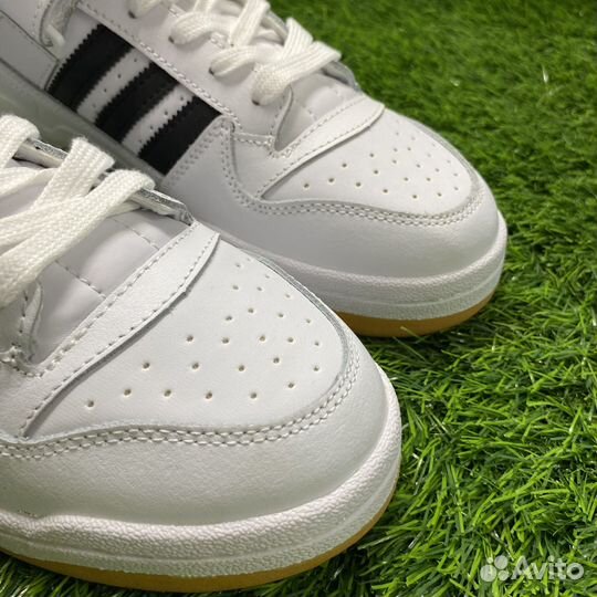 Кроссовки adidas forum low white