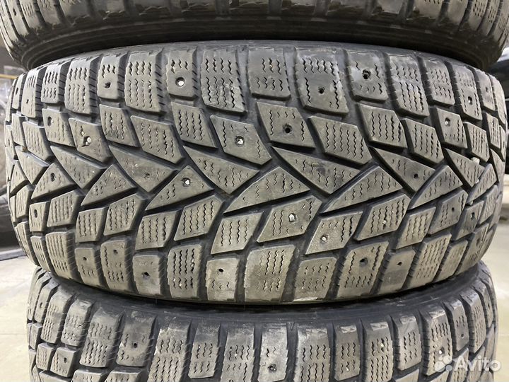 Dunlop SP Winter Ice 02 215/50 R17 95T