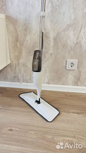 Швабра с распылителем + 2 насадки и скребок