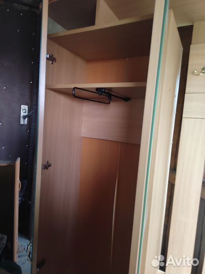 Прихожая со шкафом