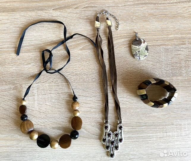 Женские украшения