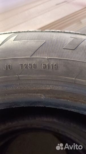 Pirelli Ice Zero 215/55 R17