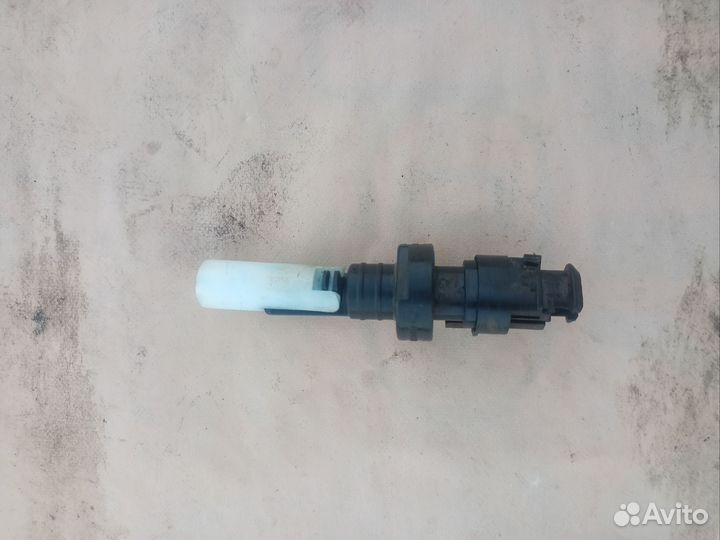 Датчик уровня жидкости стеклоомывателя Opel Astra