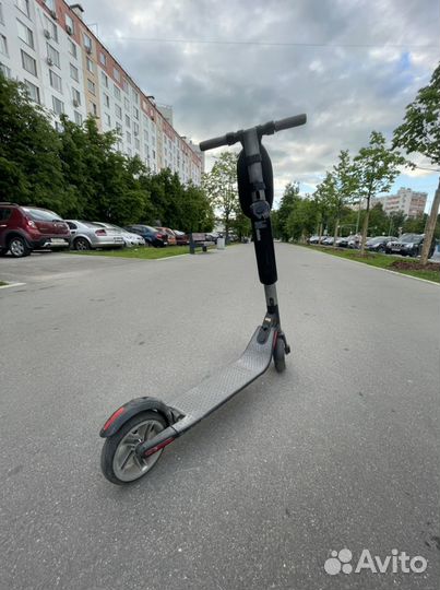 Электросамокат Ninebot Kickscooter ES4