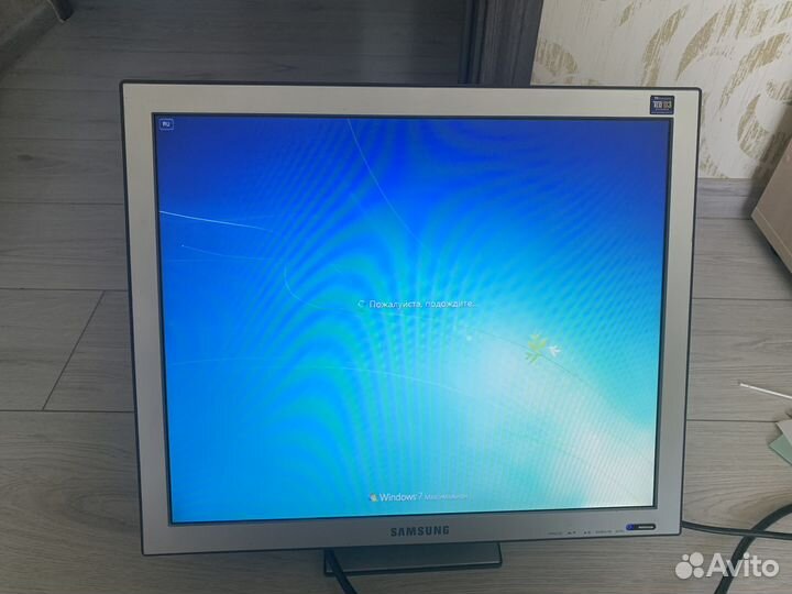 Монитор samsung 19