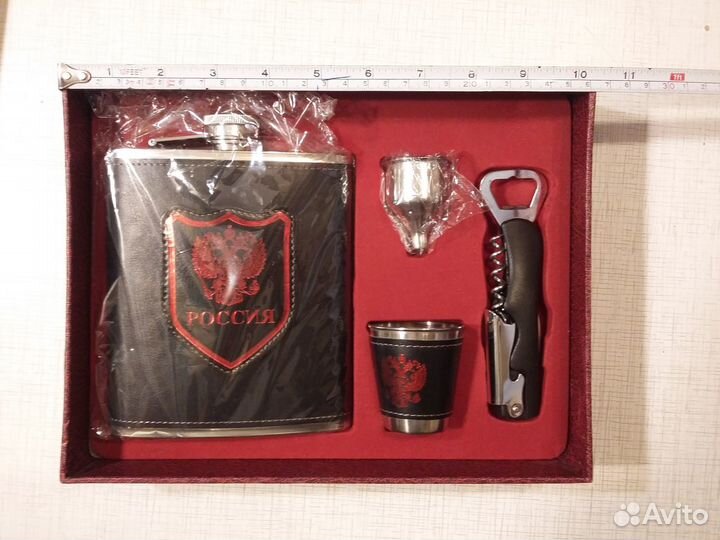 Фляжка Россия в подарочном наборе