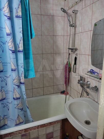2-к. квартира, 52 м², 4/9 эт.