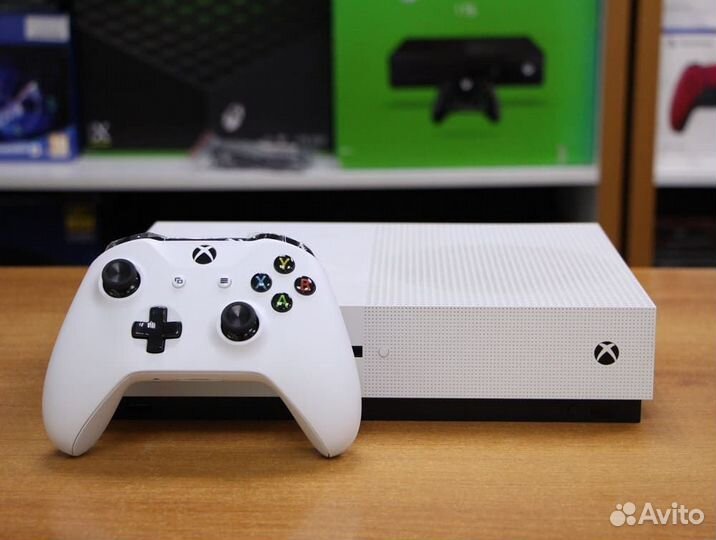 Игровая приставка Xbox One S 1Tb White белый бу