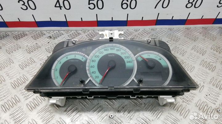 Щиток приборов Toyota Corolla Verso (2001-2009)