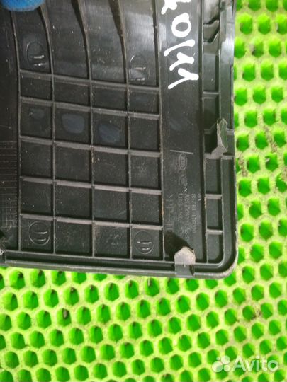 Заглушка обшивки багажника правая Kia Picanto 3