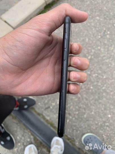 Телефон iPhone 7