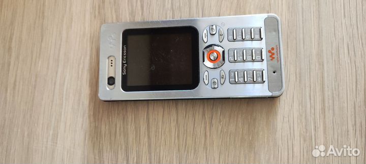 Sony Ericsson W880i