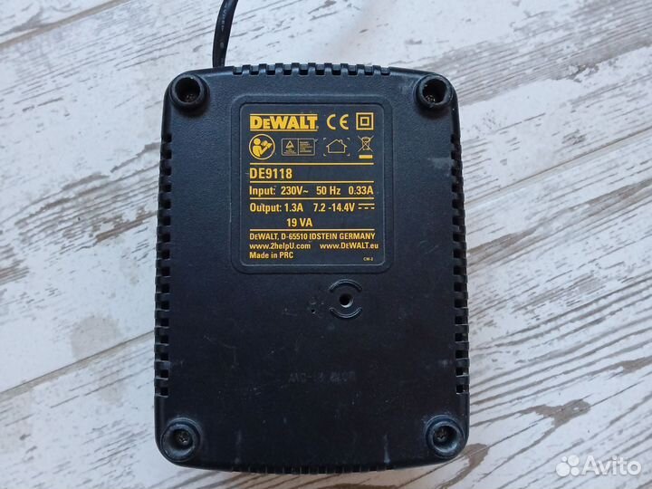 Зарядное устройство dewalt de9118