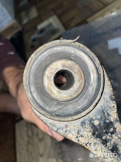 Рычаг подвески BSG 90-315-004