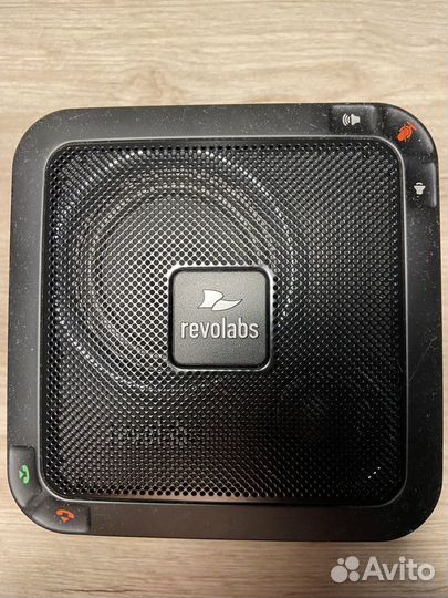 USB-конференц-телефон Revolabs FLX UC 500