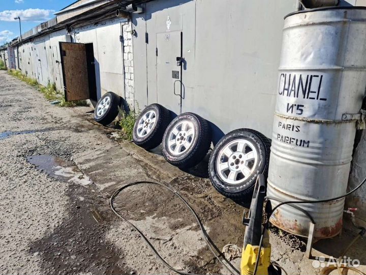 Yokohama 104ZR 245/65 R17