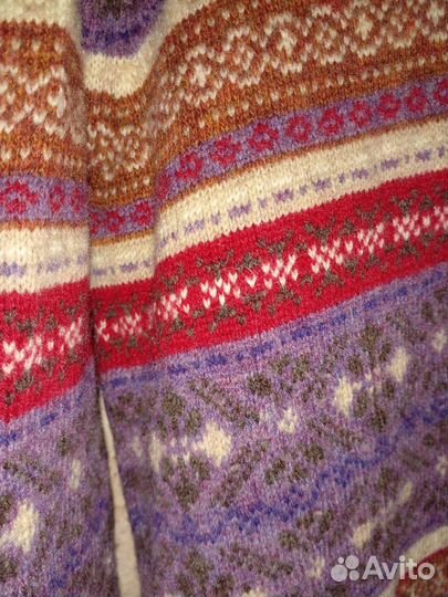 Кофта шерстяная женская с орнаментом. Разные