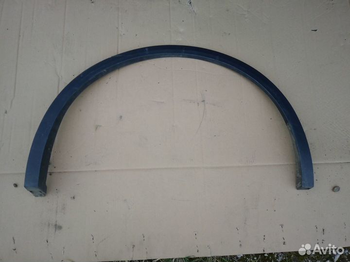 Накладка заднего левого крыла Volkswagen Touareg 3
