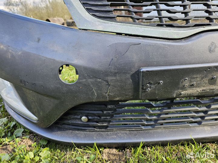 Бампер передний на Kia Rio 3
