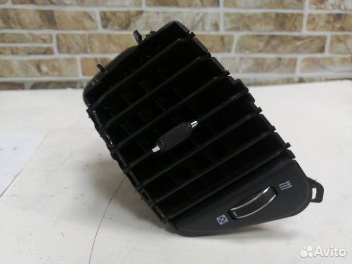 Дефлектор воздушный передний левый Jeep Grand