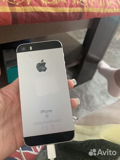iPhone SE, 16 ГБ