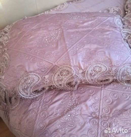 Покрывало с наволочками