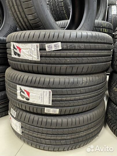Bridgestone Alenza 001 225/65 R17