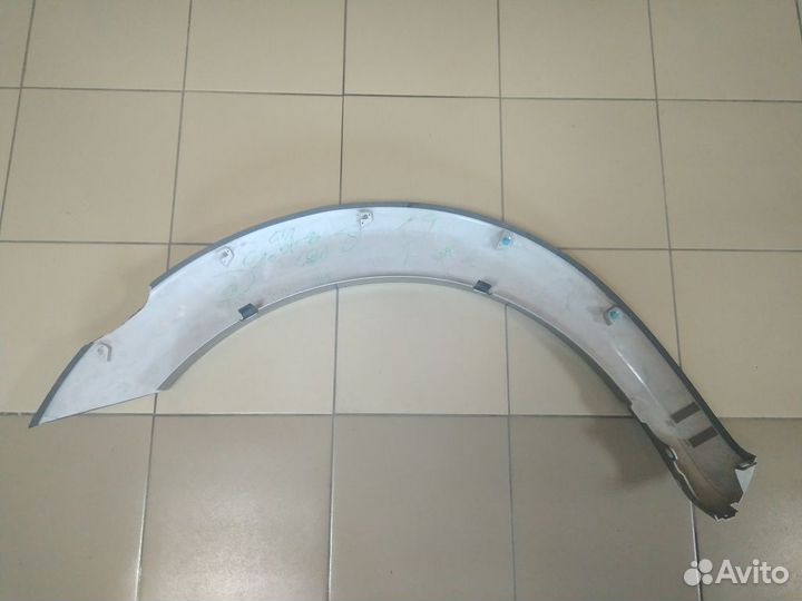 Mitsubishi L200 Накладка переднего крыла правого