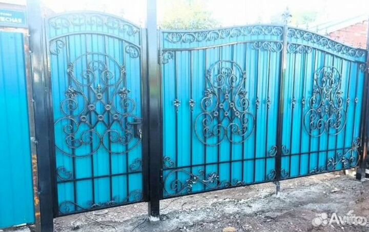 Кованные ворота и калитка