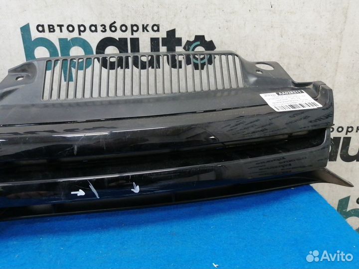Решетка радиатора 5K0853651AL Volkswagen Golf