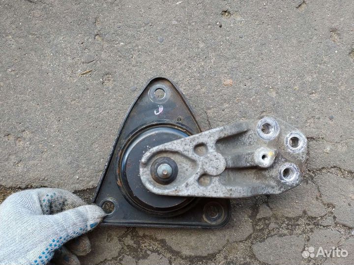 Подушка кпп Hyundai Elantra HD 2008 год