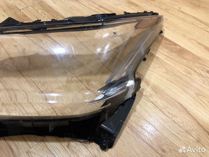 Стекло фары передней левой Lexus LX 3