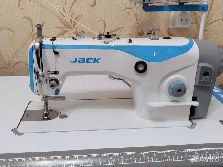 Швейная машинка jack F4