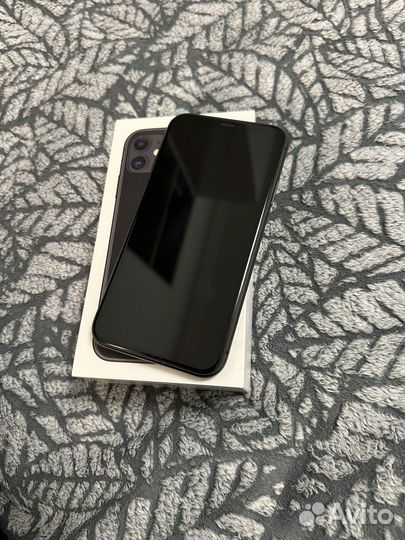 iPhone 11, 64 ГБ