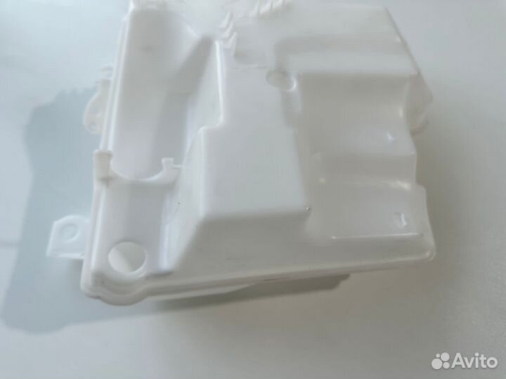 Бачок омывателя Форд Фокус 3