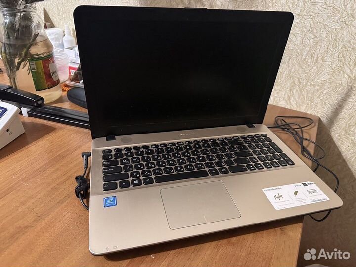 Ноутбук asus