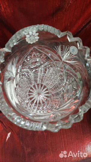 Большая хрустальная ваза для цветов