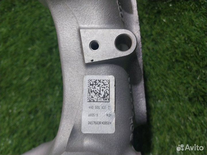 Кулак задний левый Audi A6 C8 dfba 2018