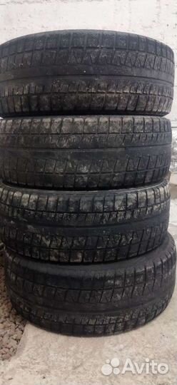 Bridgestone Blizzak Revo1 215/55 R17