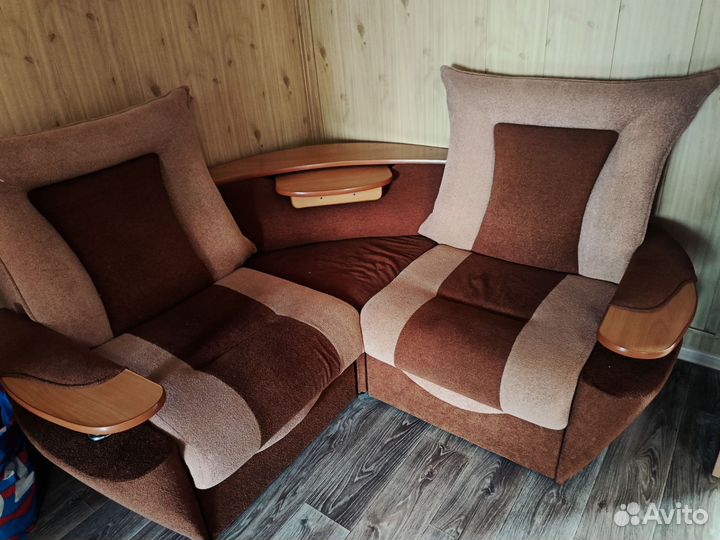 Угловой диван с креслом