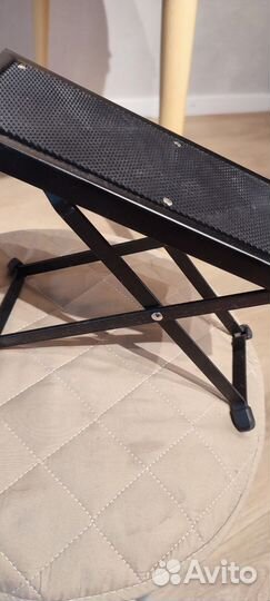 Подставка под ногу гитариста