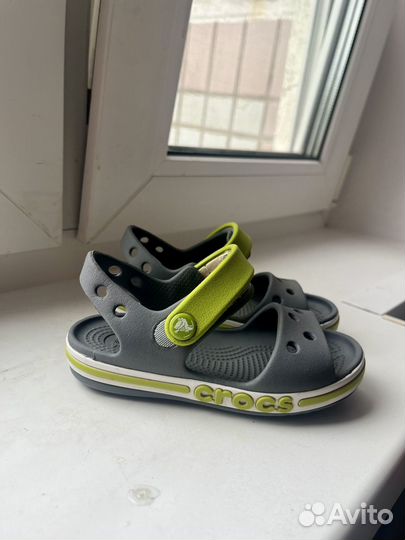 Сандали crocs
